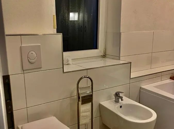 Habitación en casa particular Monteurzimmer Oberlistingen Zweibettzimmer Mit 2 Baedern *