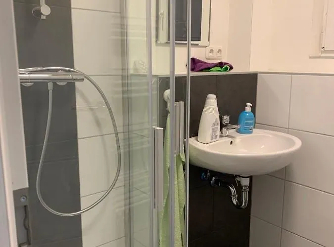 Habitación en casa particular Monteurzimmer Oberlistingen Zweibettzimmer Mit 2 Baedern Breuna