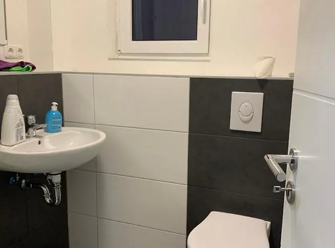 Monteurzimmer Oberlistingen Zweibettzimmer Mit 2 Baedern *